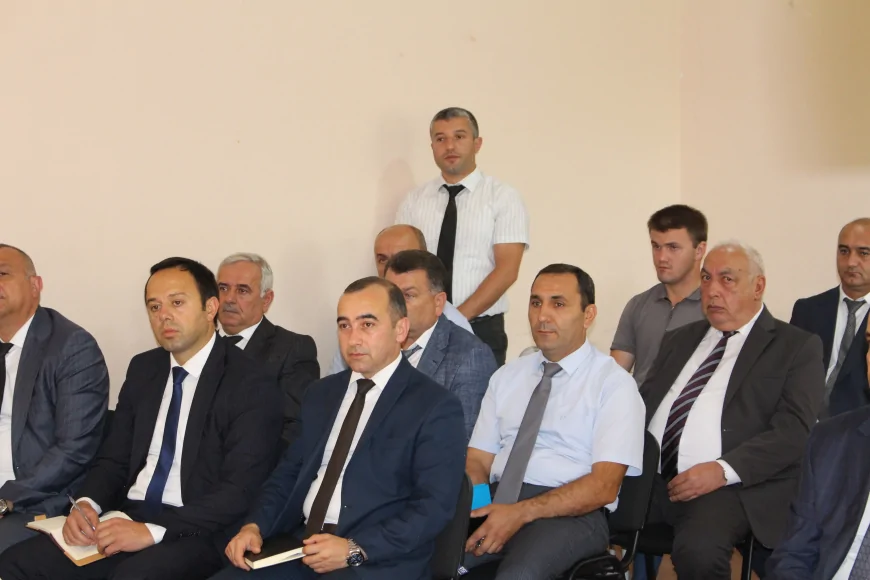 Oğuz Rayon İcra başçısı Dəymədərə kəndində sakinlərlə səyyar görüş keçirdi